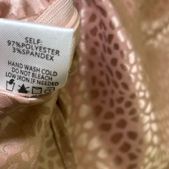 Elegant Leopard Print One-Shoulder Top - Picture 7 of 7